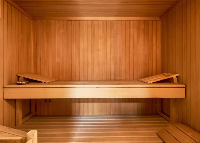 Prestige Luxury Haven W Free Parking And Sauna